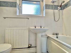 Family Bathroom- click for photo gallery